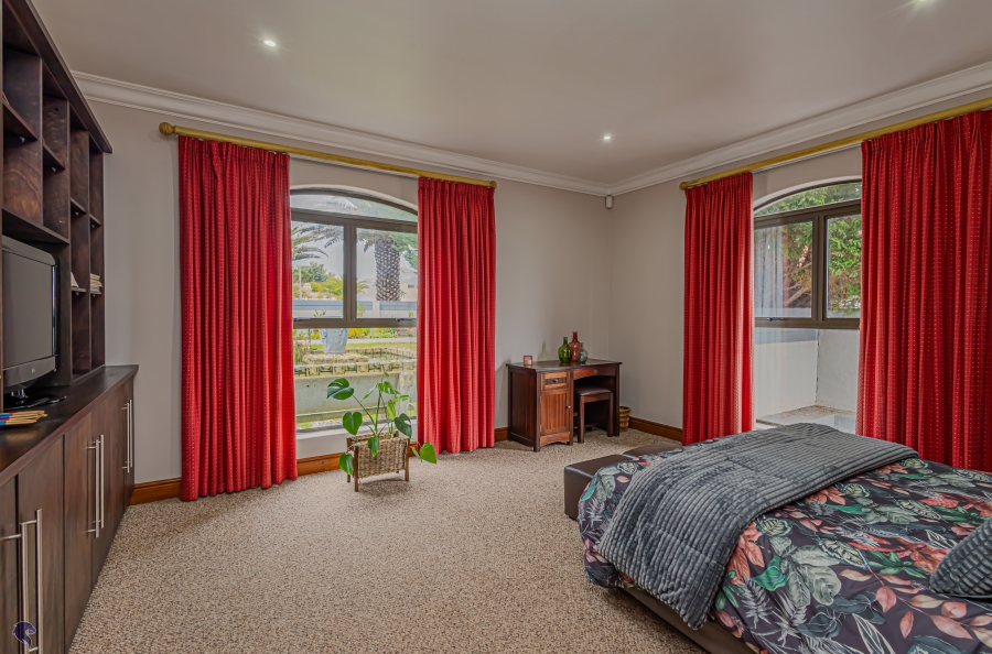 4 Bedroom Property for Sale in Myburgh Park Western Cape